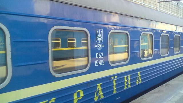 Украина прекращает железнодорожное сообщение с Россией - СМИ