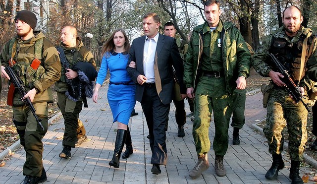 Захарченко рассказал, как его жена воевала с ним за аэропорт