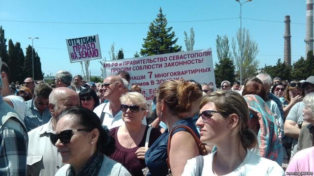 Протестующих в оккупированном Севастополе хлестко поставили на место