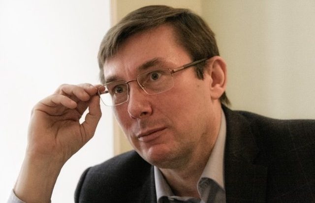 Луценко утверждает, что вертолеты с налоговиками принесли 1000 % «навара»