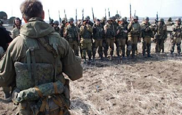 Офицер-оккупант похитил у подчиненного оружие и вынудил заплатить за него выкуп