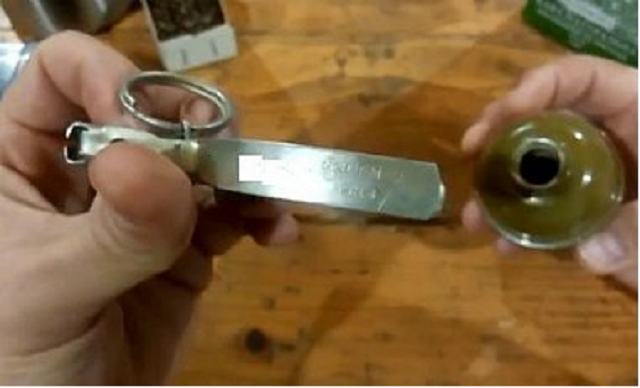 В Киеве на Воздухофлотском проспекте нашли гранату