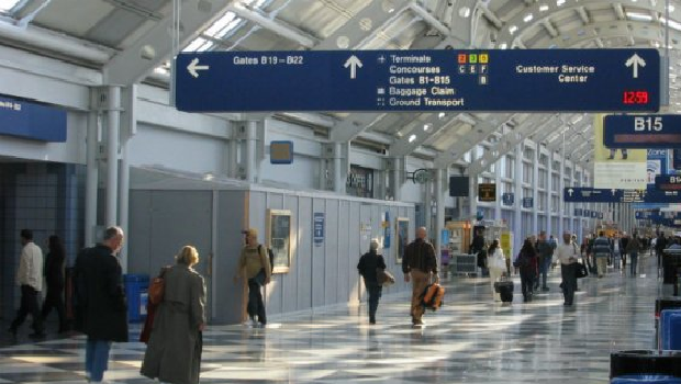 Пассажиров самолета "Львов – Стамбул" срочно эвакуируют