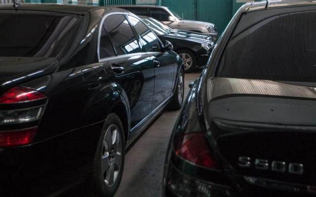 Журналистов засыпали угрозами после разоблачения элитного автопарка спецслужб