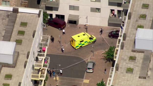 Теракт в Лондоне: задержаны 12 подозреваемых