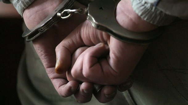 В Киеве прохожие поймали грабителя, напавшего на девушку