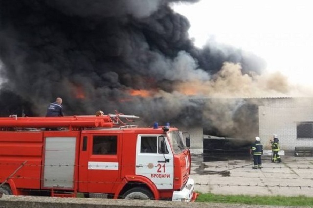 В Броварах дотла сгорел склад с мягкими игрушками