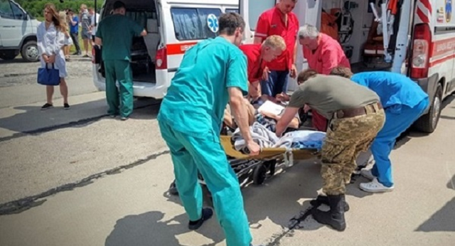 В Дніпро доставили поранених бійців із зони АТО