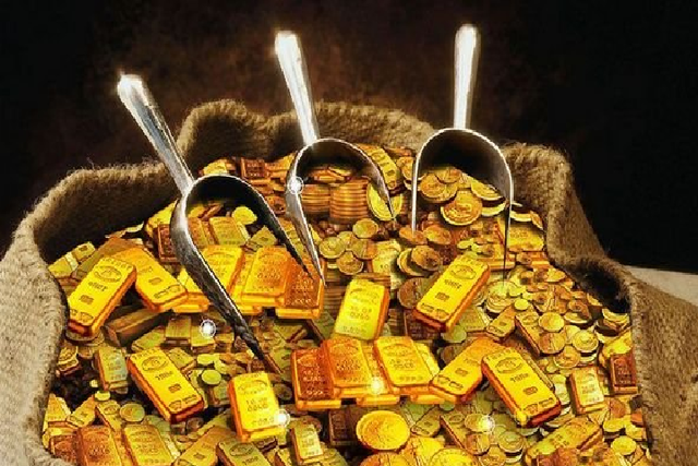 У экс-налоговика из Киева изъяли 50 млрд долларов Зимбабве