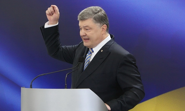 Порошенко вимагає відповідальності для Тимошенко, яка «поставила країну на коліна»