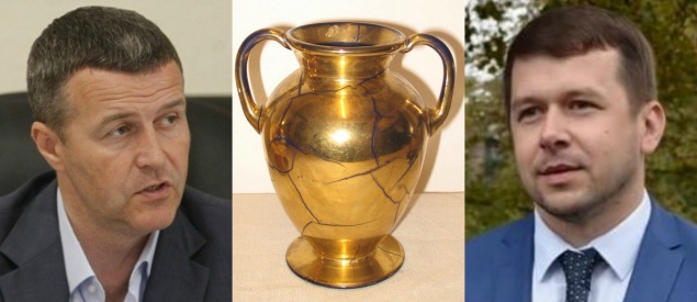 В Киеве продолжают закупать непомерно дорогие уличные урны