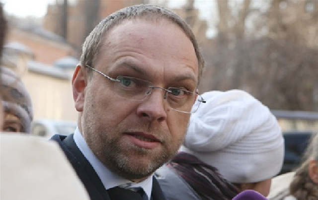 Тимошенко вытрет ноги о Порошенко и вышвырнет его из политики — Власенко