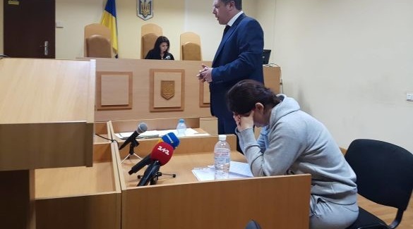 Упійманій на хабарі чиновниці Фонду гарантування вкладів призначили заставу більшу, ніж Насірову