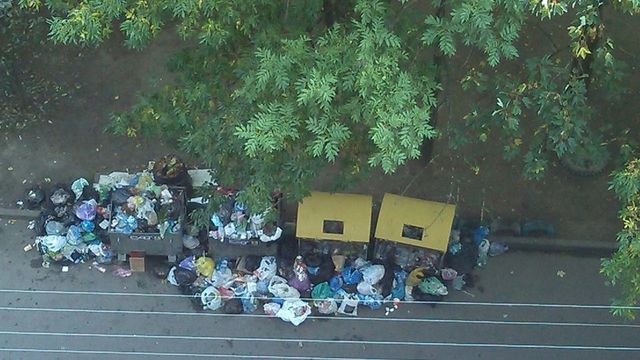 Садовой просит львовян не блокировать улицы города из-за мусорных гор