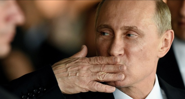 Альфред Кох: Путин думает, что его кто-то хочет вые*ать в жо*у