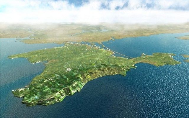 На пляж с людьми в Крыму льется канализация