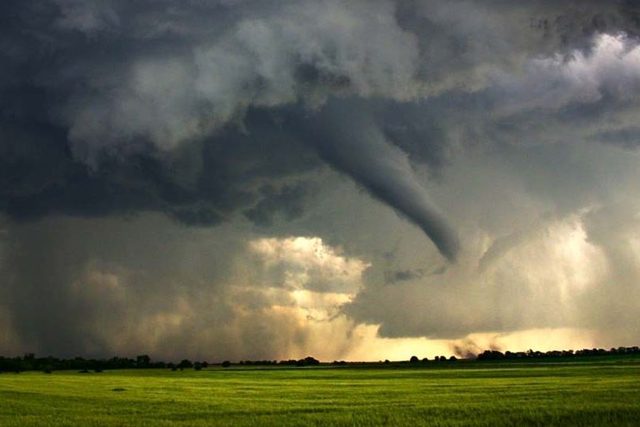 На Херсонщине пронесся огромный смерч