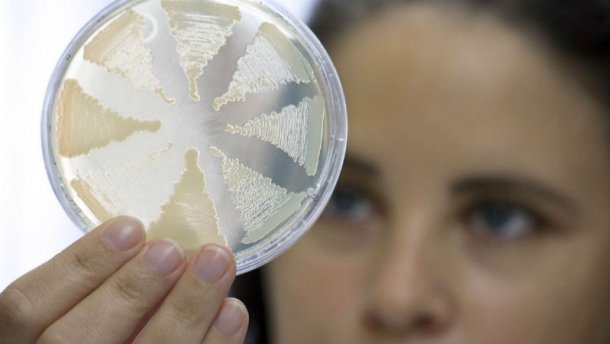 Смертельный ботулизм: в еще одном городе изъяли огромную партию рыбы