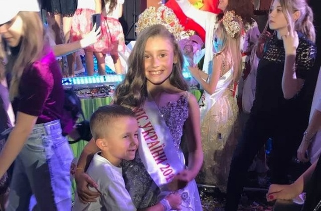 "Наступний етап – Міні Міс Планета": маленька дочка нардепа здобула всеукраїнську нагороду