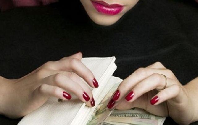 В Киеве бухгалтерша украла у работодателя 11 миллионов и скрылась