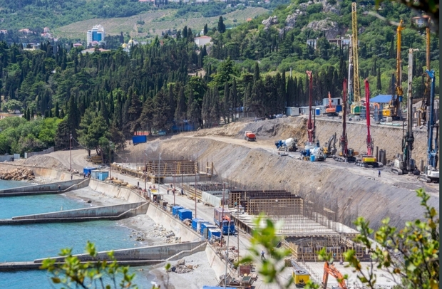 Новости Крымнаша. "Лучше бы в Изумрудный город за мозгами сходили!"