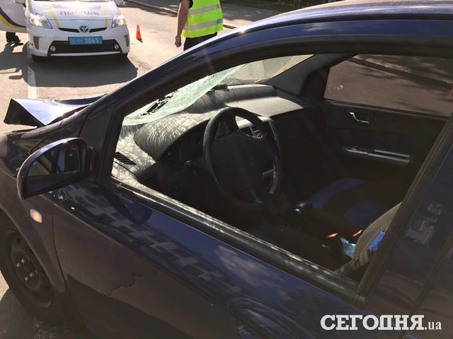 В Киеве пьяная женщина насмерть сбила старушку и протаранила "Лексус"