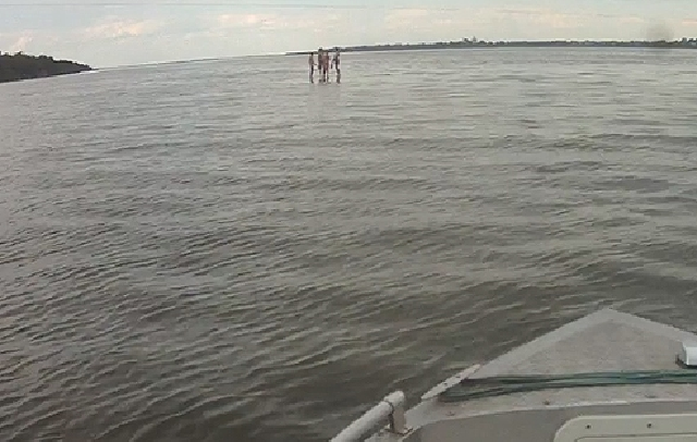 Водный патруль Нацполиции спас 4-х детей, унесённых на середину Днепра