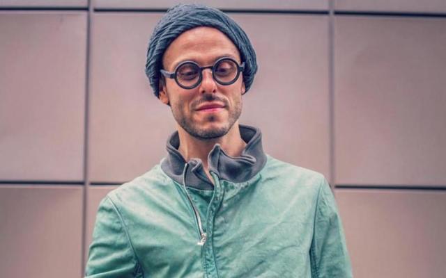 Финалист нацотбора Евровидения-2016 выступает в России