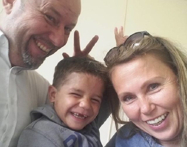 "Милый зайчик": появились трогательные фото мальчика, которого с рождения пытала родная мать