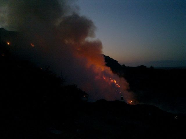 Под Львовом снова загорелась мусорная свалка