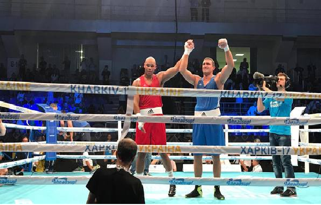 Украинец Виктор Выхрист стал чемпионом Европы по боксу