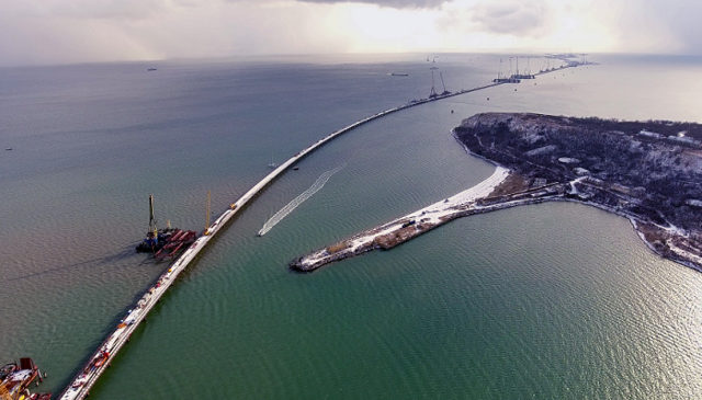 Из-за Керченского моста пострадает Азовское море – эколог