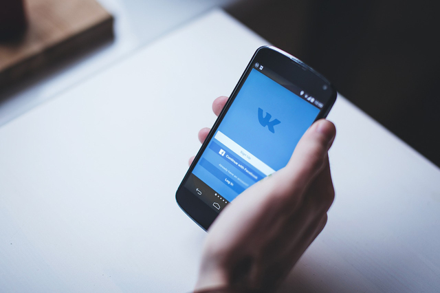 Президент Украины рассмотрит петицию о блокировании "ВКонтакте