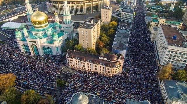 Мечеть на Московии. Ураза Байрам в столице «русского мира»