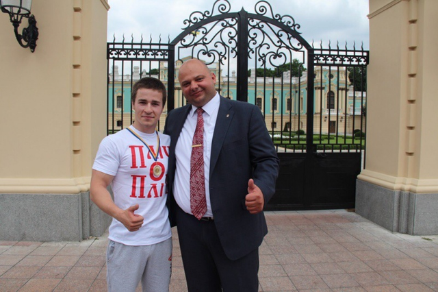 Алик Тарраф и Тимофей Нагорный вручили 50 000 гривен студенту