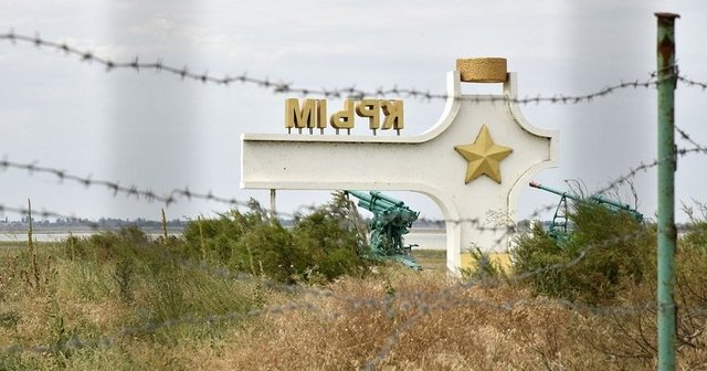 Жительница Крыма: Надо терпеть, пока вернется Украина