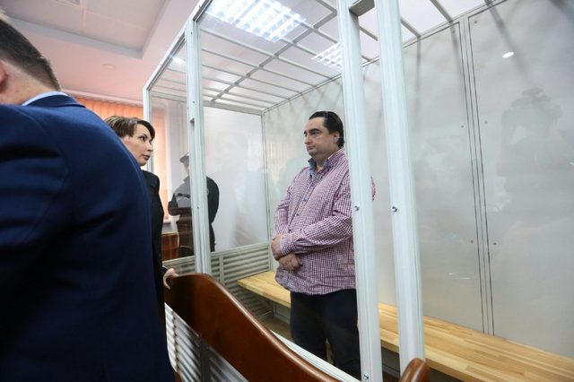 Залог за Гужву внесли, но его вывезли из СИЗО