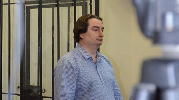 Гужва сдал загранпаспорта следователю