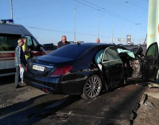 Оставил умирать: в Киеве водитель элитного авто сбежал после ДТП, бросив раненого пассажира
