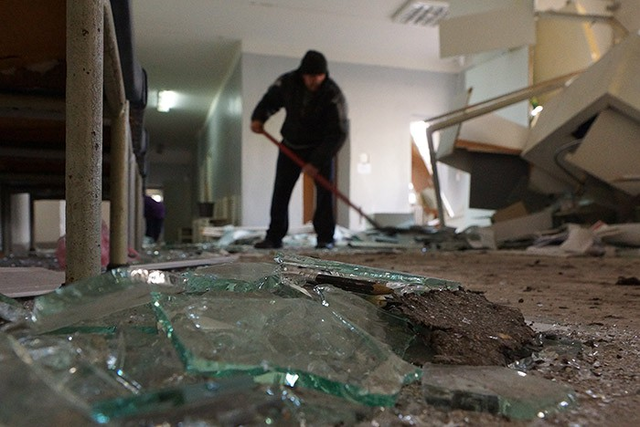 В оккупированном Донецке прогремел взрыв, часть университета торговли разрушена