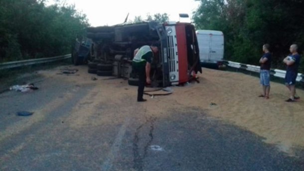 Масштабная авария с грузовиками на Николаевщине: есть погибший и раненые