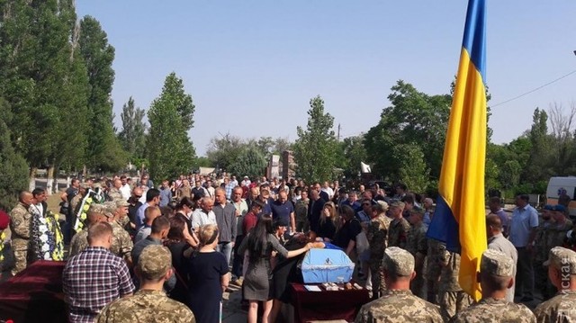 Появились фото прощания с бойцом АТО, погибшим под Волновахой
