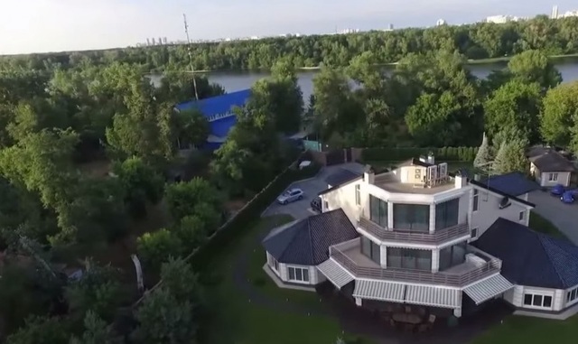 Какие богатства переписал на тещу киевский прокурор