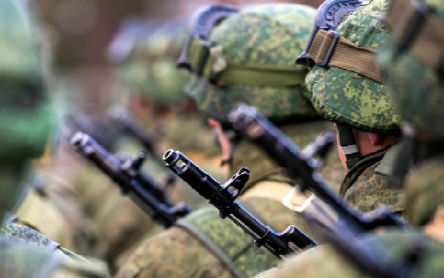 Жена белорусского военного: В наши квартиры заселяют летчиков РФ