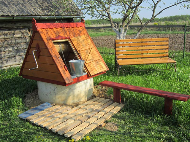 На Киевщине пьяная женщина два раза за день падала в разные колодцы