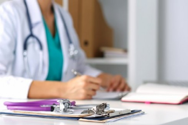 Медична реформа: бюджетні гроші підуть не за пацієнтом, а куди чиновник скаже