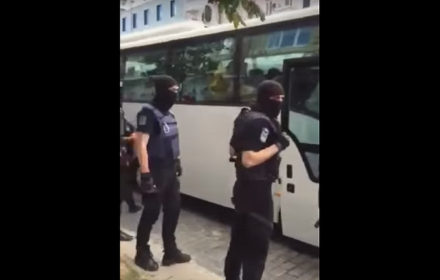 Біля Німецького посольства в Києві поліція провела масове затримання