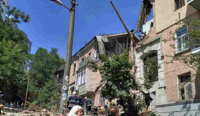 Обвал дома в Голосеевском районе – известны подробности происходящего