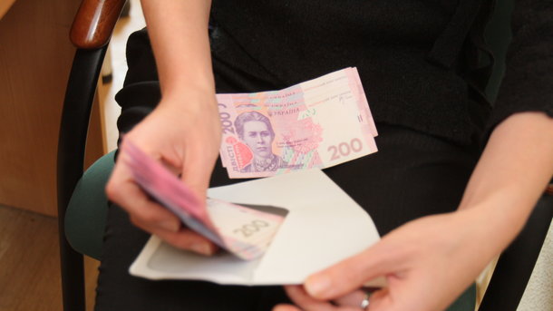 Сколько зарабатывают украинцы: какие профессии пользуются спросом и кому легче найти работу