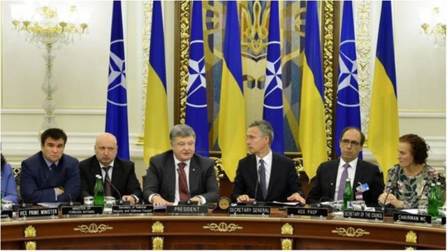 Визит Столтенберга в Киев: Украина пока не будет подавать заявку в НАТО